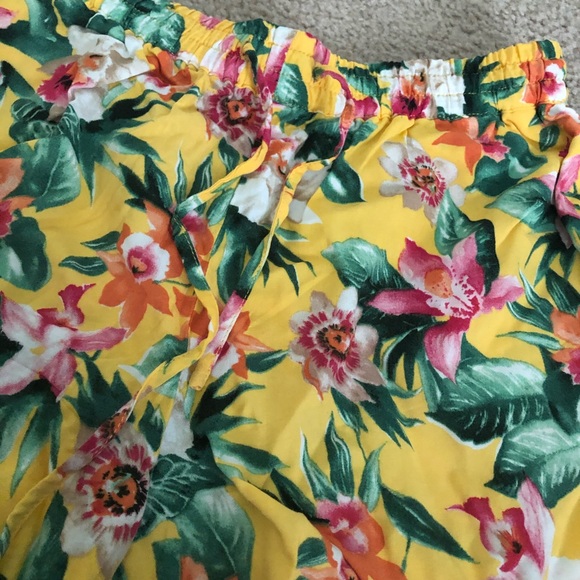 High waisted hawaiian floral shorts - Picture 2 of 3